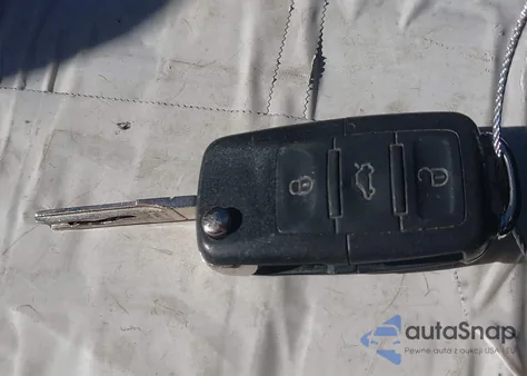 2010 Volkswagen New Beetle 2.5L Final Edition из США, поврежденный, VIN 3VWRW3AL0AM007204